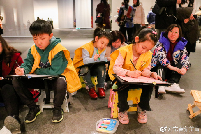 参观学习中国艺术巨匠齐白石特展,德国新表现主义马库斯·吕佩尔茨画展