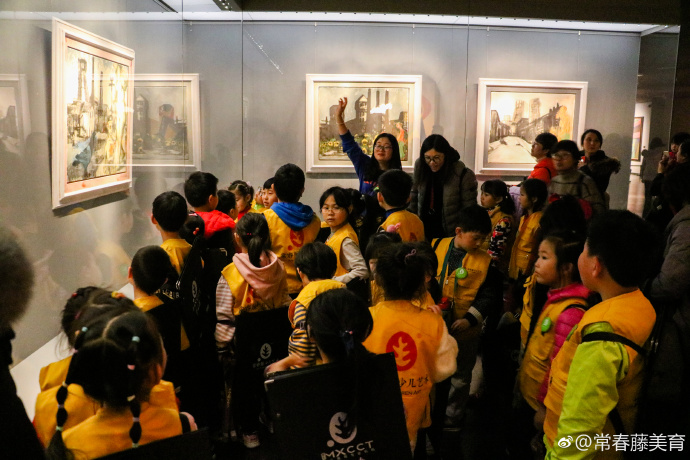 参观学习中国艺术巨匠齐白石特展,德国新表现主义马库斯·吕佩尔茨画展