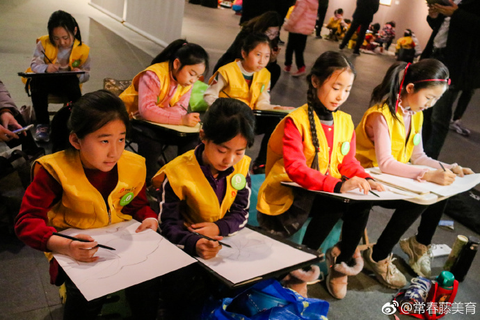参观学习中国艺术巨匠齐白石特展,德国新表现主义马库斯·吕佩尔茨画展